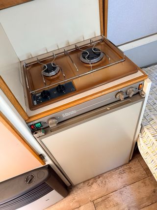 Mercedes-Benz 208d camper