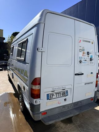 Mercedes-Benz 208d camper