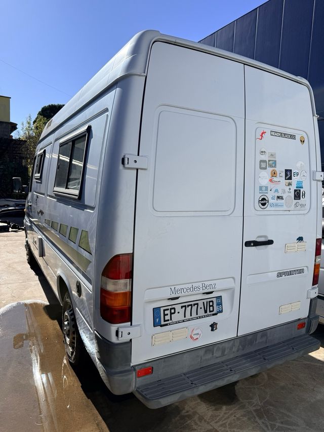 Mercedes-Benz 208d camper