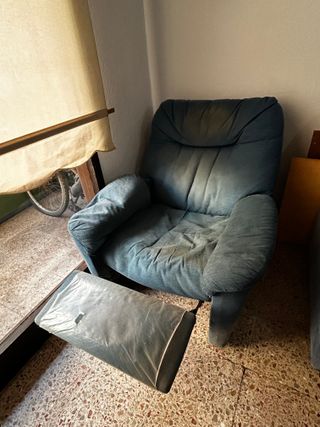 Sofá de tela gris