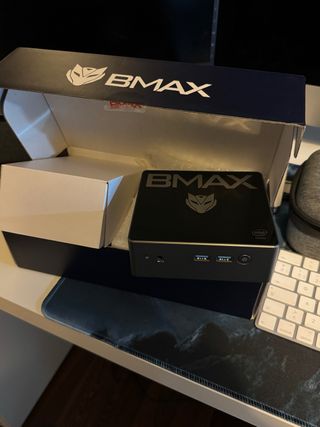 Mini PC BMAX Negro.Sin apenas uso.