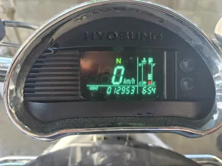 Hyosung Aquila 650 limitada