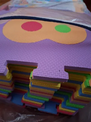 Alfombra puzzle letras y números Bruin