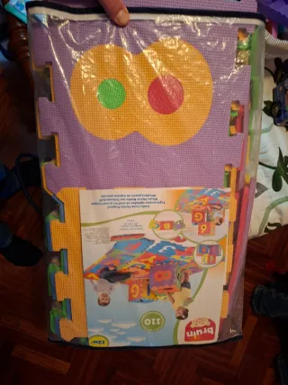 Alfombra puzzle letras y números Bruin