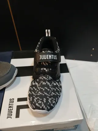 Zapatillas deportivas niño T31 y T32