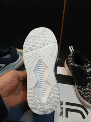 Zapatillas deportivas niño T31 y T32