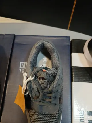 Zapatillas deportivas niño T31 y T32