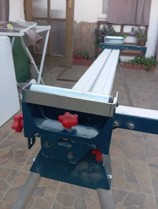 Mesa de trabajo de corte plegable