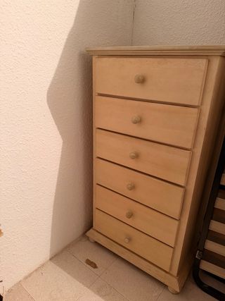 Cómoda de madera con 6 cajones