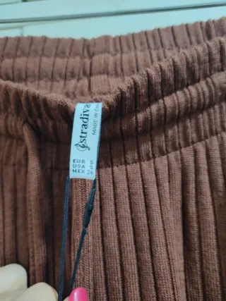 STRADIVARIUS - Pantalón fluido marrón