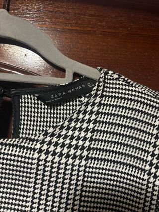 Blusa Zara Cuadros con Encaje Negro