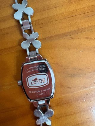 Reloj Lotus Mariposa Plata y Blanco