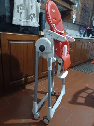 Seggiolone Peg Perego rosso