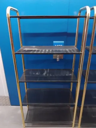 2 Estanterías Metálicas Doradas y Negras