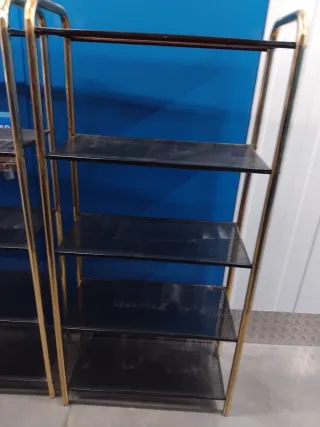 2 Estanterías Metálicas Doradas y Negras
