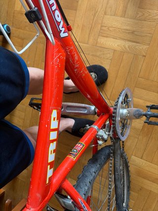 Bicicleta de montaña roja TRIF