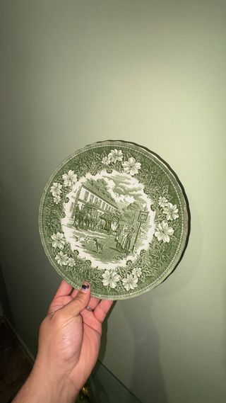 Taza de cerámica azul y amarilla