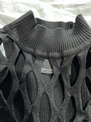 Top negro mujer con escote de red