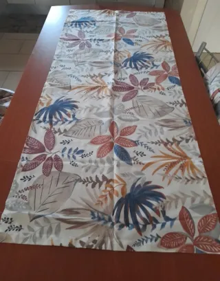 Runner da tavola con fantasia floreale