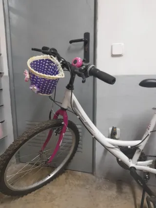 Bicicleta niña 24 blanca y rosa