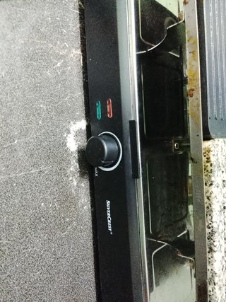 Plancha de carne y piedra, funciona correctamente