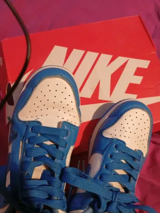 Deportivas Nike Rojas y Blancas