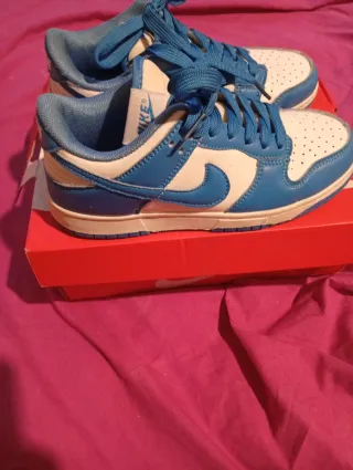 Deportivas Nike Rojas y Blancas