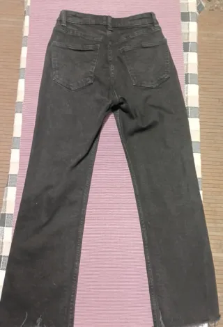 Pantalones Zara negros acampanados