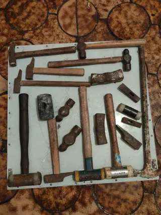 Lote de martillos de cantería, herrería y carpinte