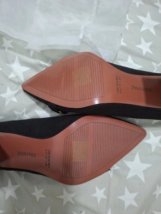 Zapatos tacón Marypaz negros con cadena dorada T37