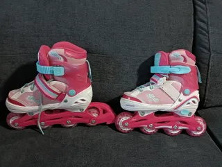 Patines infantiles rosas y blancos