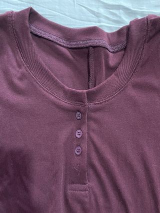 Camiseta manga larga burdeos