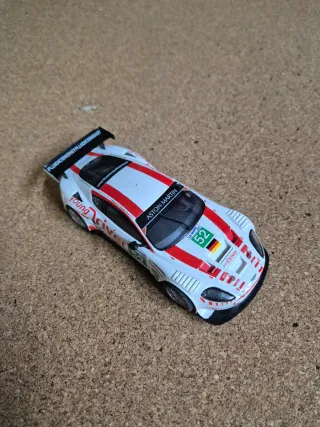 Coche Scalextric Aston Martin
