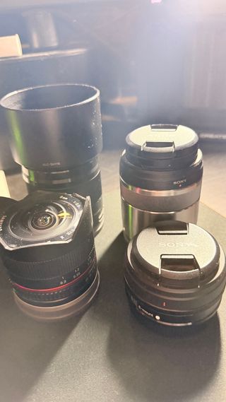 Sony A6000 + 5 objetivos + funda + SD 32GB