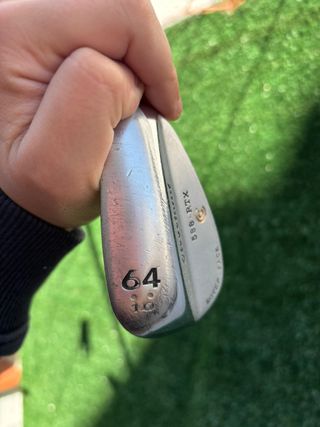 Palo de Golf Wedge Cleveland 588 · RTX 64°