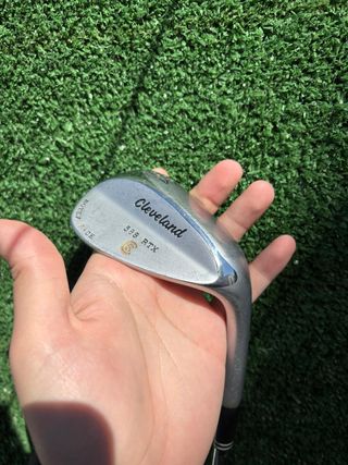 Palo de Golf Wedge Cleveland 588 · RTX 64°