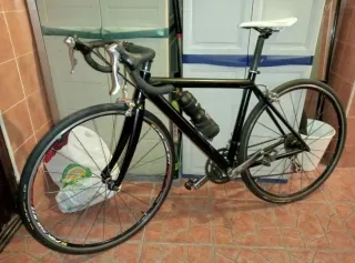 Bicicleta de carretera Scoott Negra