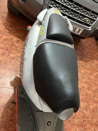 Aprilia SR 50cc Edición Valentino Rossi Scooter