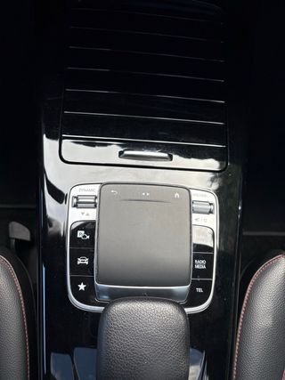 MERCEDES A180AMG GRIS MATE. IMPECABLE.