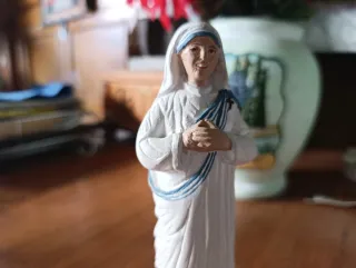 Figura Madre Teresa de Calcuta