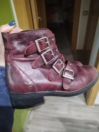 Botines piel burdeos hebillas Talla 39