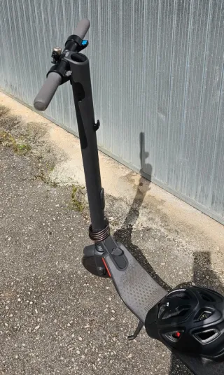 Ninebot KickScooter ES2 monopattino