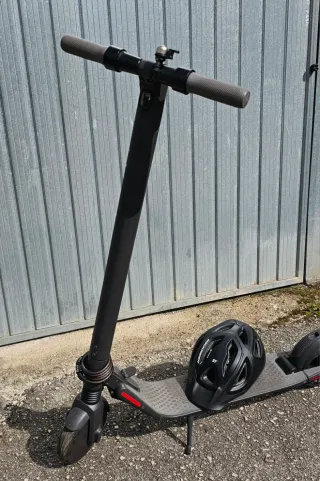 Ninebot KickScooter ES2 monopattino