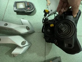 Instalación  BMW R 800 GS, faro aprilia 650