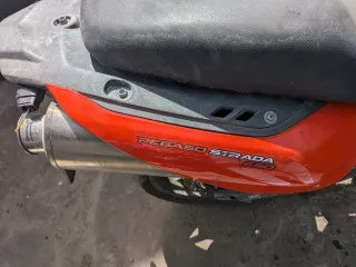 Instalación  BMW R 800 GS, faro aprilia 650