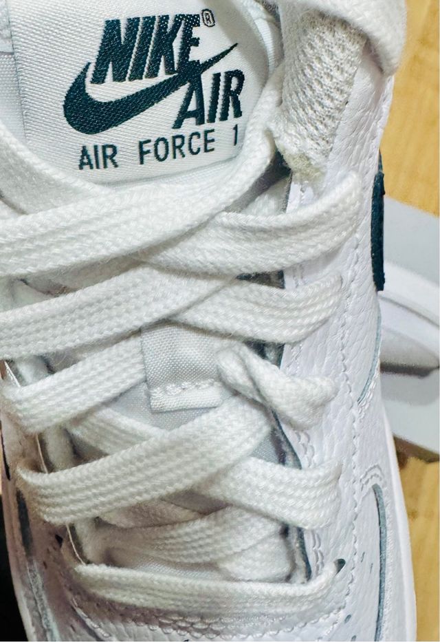 Nike Air Force 1 Talla 40 Blancas/Verde Oscuro