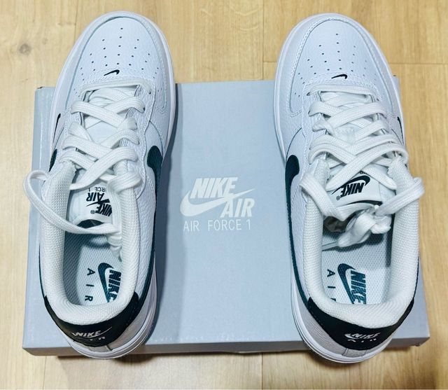 Nike Air Force 1 Talla 40 Blancas/Verde Oscuro