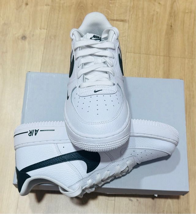 Nike Air Force 1 Talla 40 Blancas/Verde Oscuro