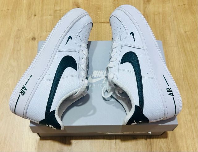 Nike Air Force 1 Talla 40 Blancas/Verde Oscuro