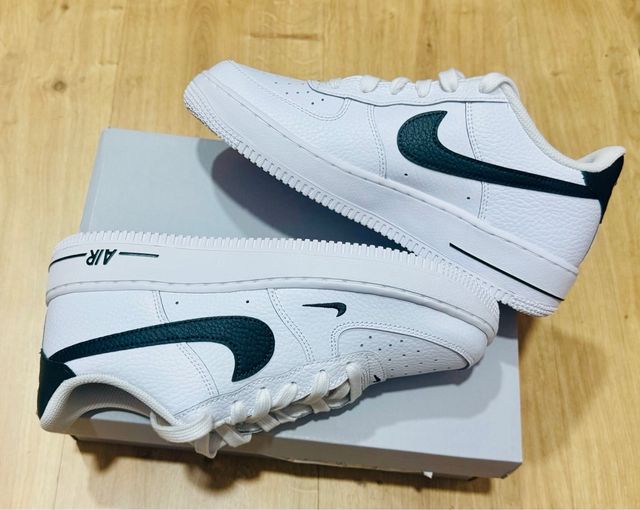 Nike Air Force 1 Talla 40 Blancas/Verde Oscuro